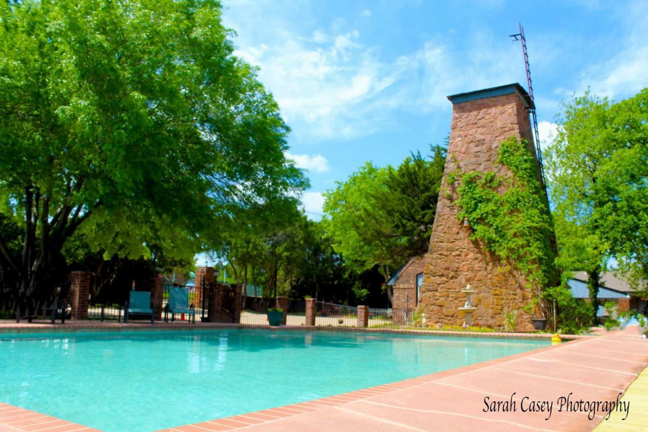 The Monastery At Forest Lake Oklahoma City Exterior photo